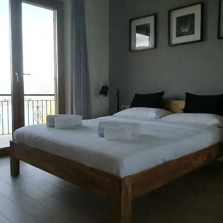 Willa Lago Como Escape